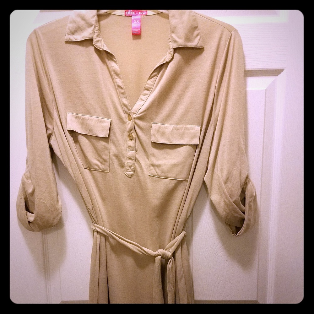 Mix & Co. Beige dress (NWOT)